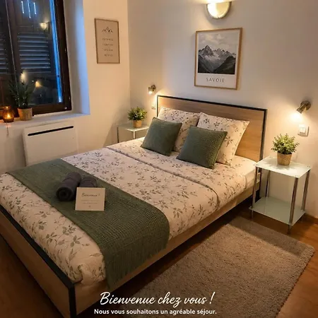Le Nid Des Hirondelles Restaurant Au Premier Etage Petit Dejeuner Sur Commande